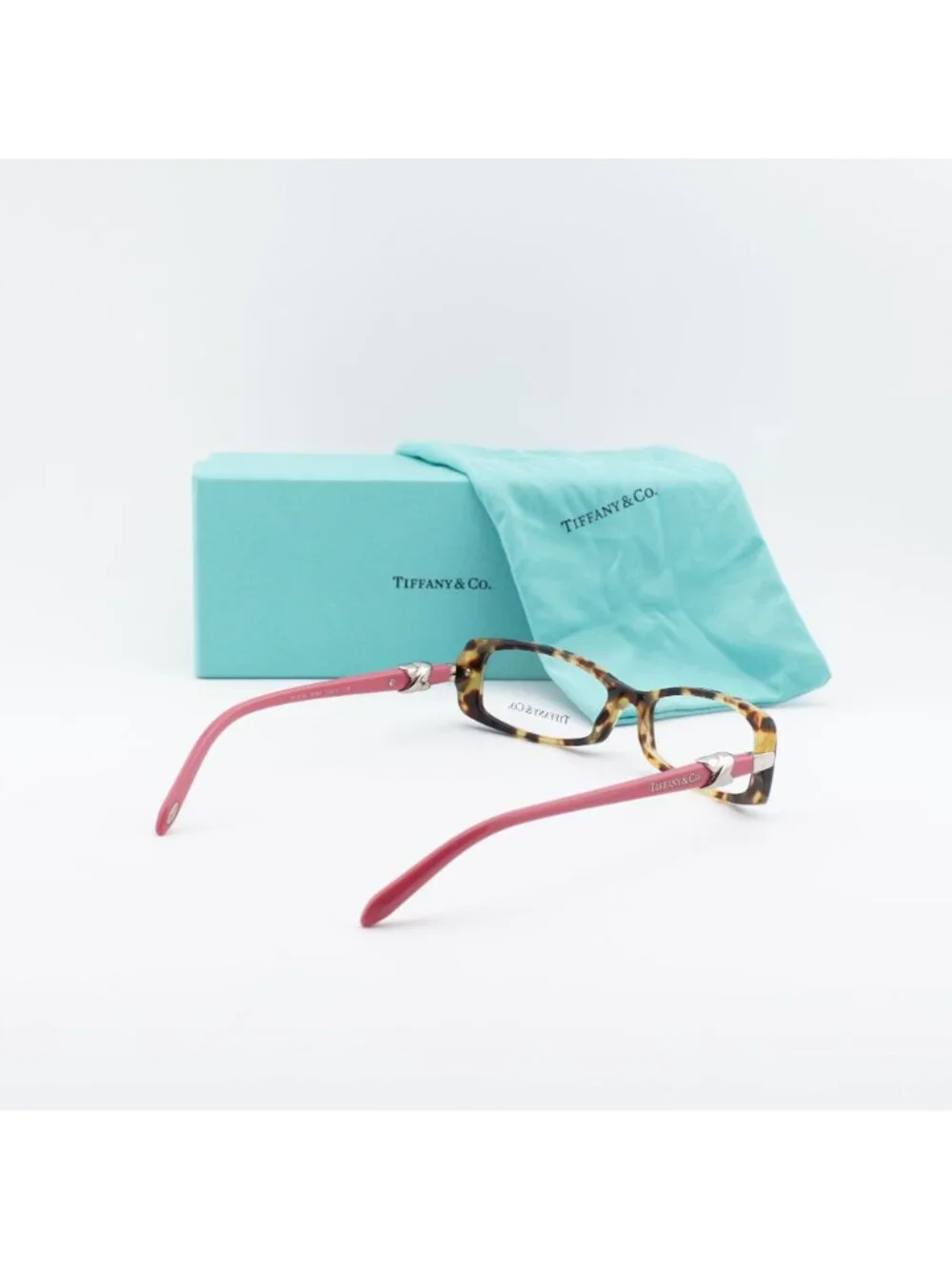 Tiffany & Co model tf2016
